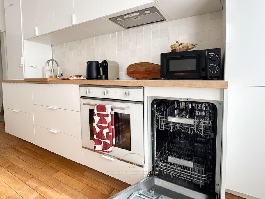 Le Petit Saint Louis Apartment Версал Екстериор снимка